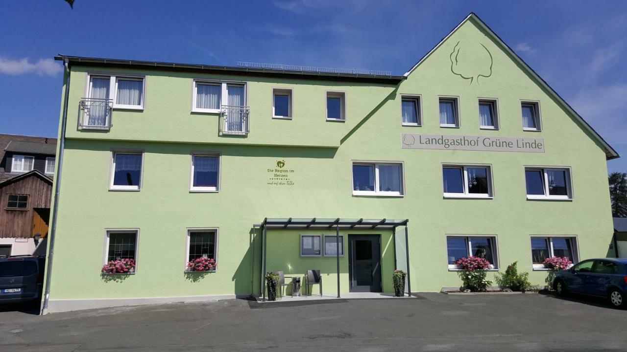 Landgasthof Gruene Linde Esterno foto